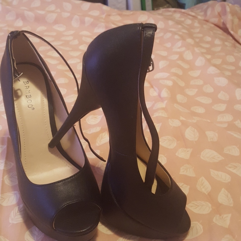 Women shoes heels